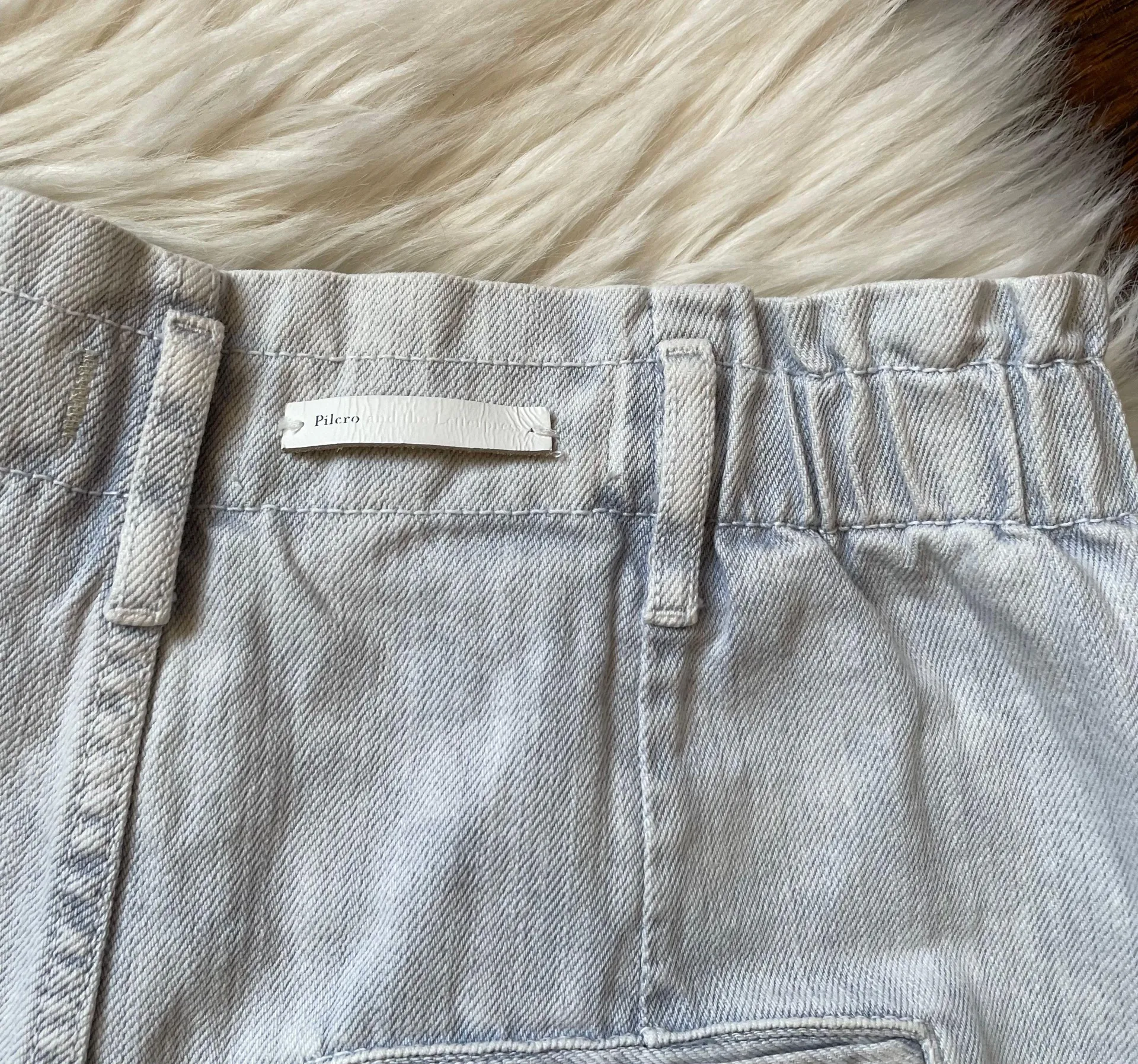 Pilcro & The Letterpress Slim Boyfriend Paperbag Shorts - Image 4