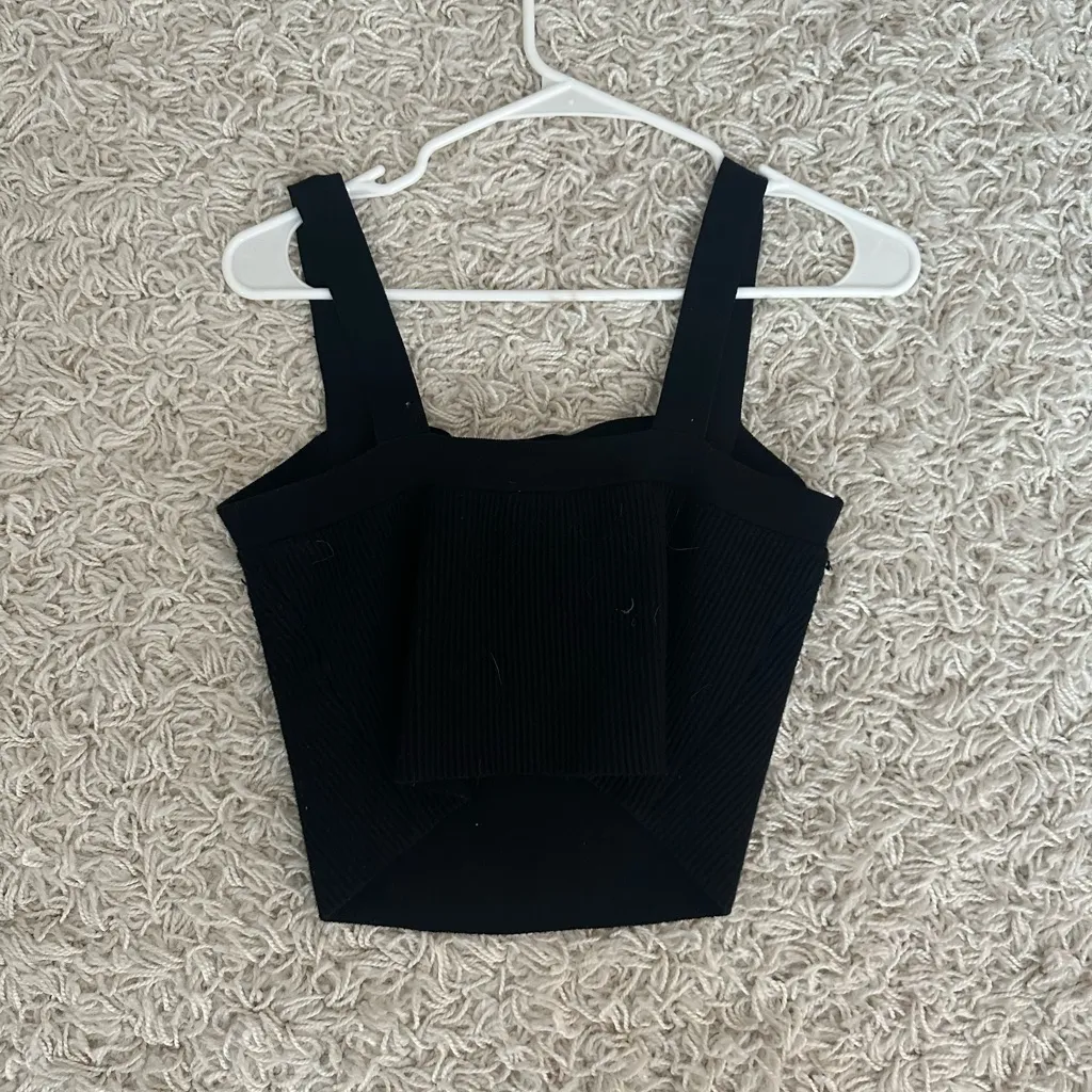 Brand New Abercrombie Black Ribbed Women's Top - Image 2