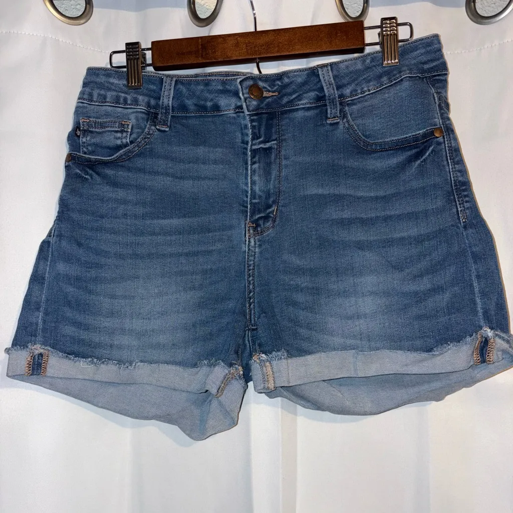 Judy Blue Shorts XL Cuffed High Rise Mid Thighs Medium Wash JB150038 Stretch - Image 2