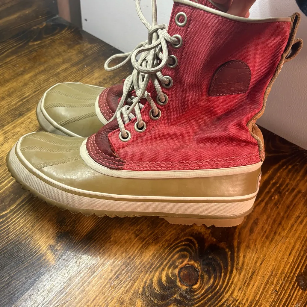 Sorel Red Boots Size 9 - Image 2