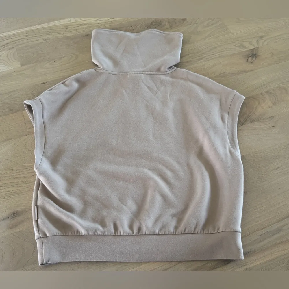 Varley Dexter half zip sweat light taupe size large - Image 11