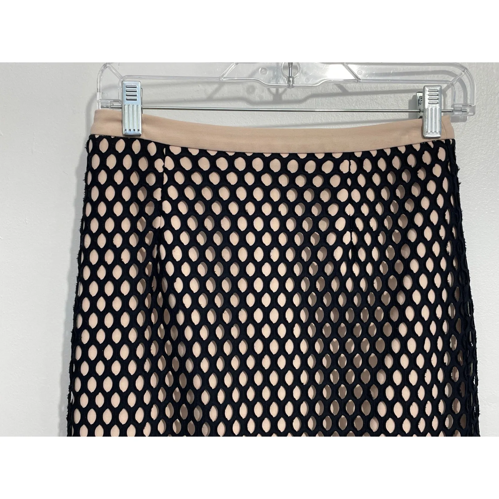 Elizabeth & James Pencil Skirt Size 2 Nude Black Mesh Overlay Office Siren - Image 2