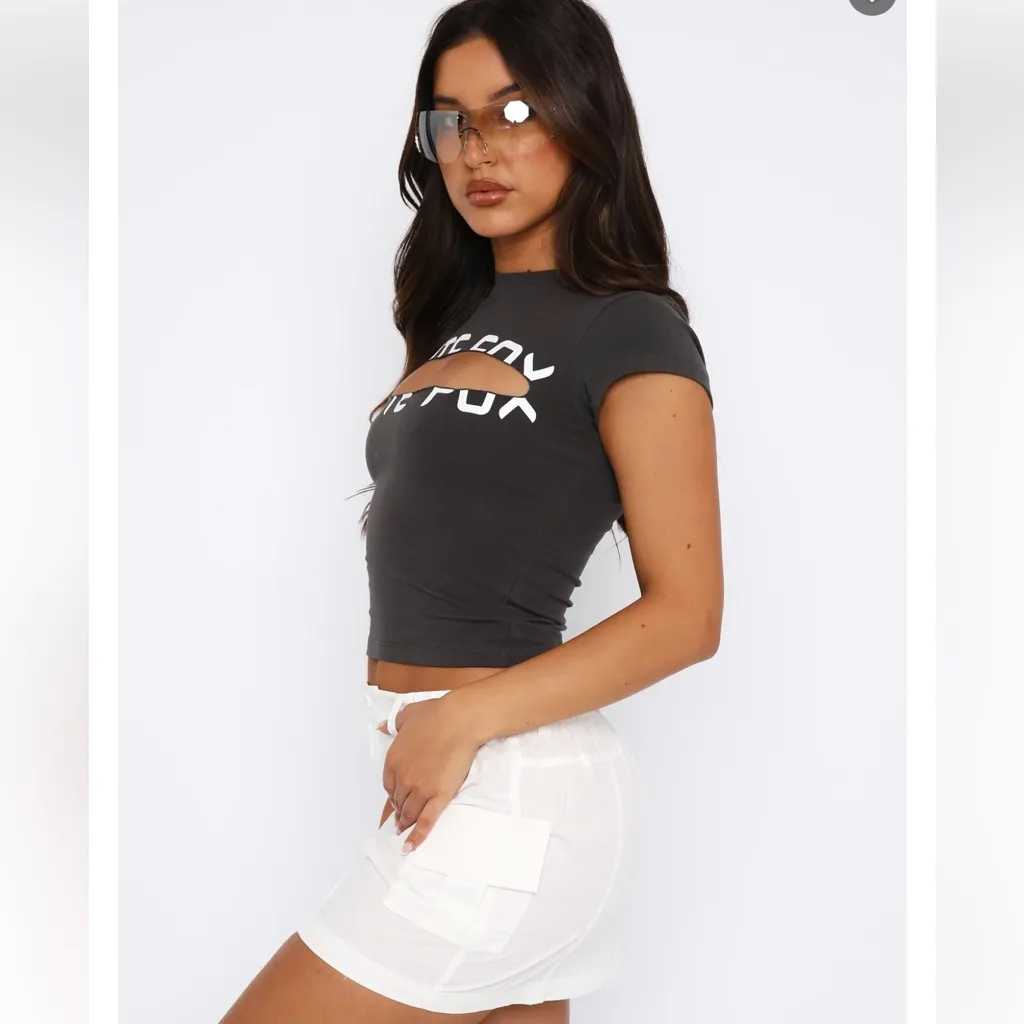Wildfox Size M After‎ The Storm Cutout Baby Tee Gray Crop Y2K Style Trendy - Image 7