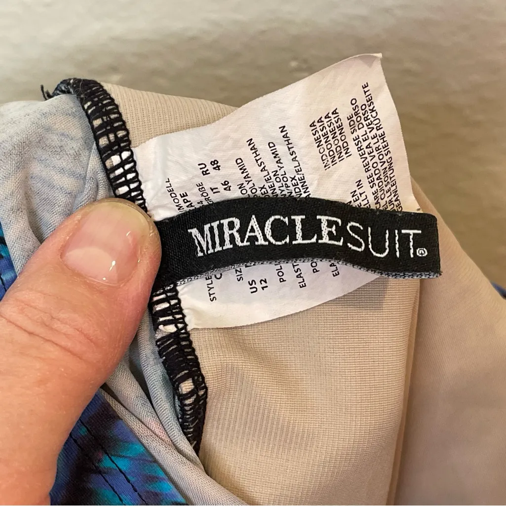 Miraclesuit Escape Casablanca Criss Cross One Piece Swimsuit Size 12 - Image 6