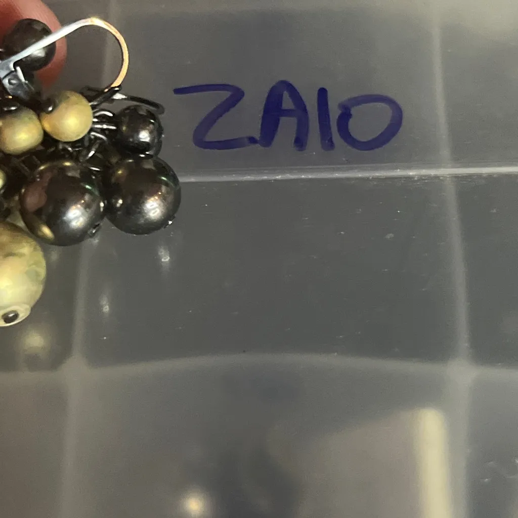 Vintage Elegant Pearl Cluster Earrings Black - Image 7