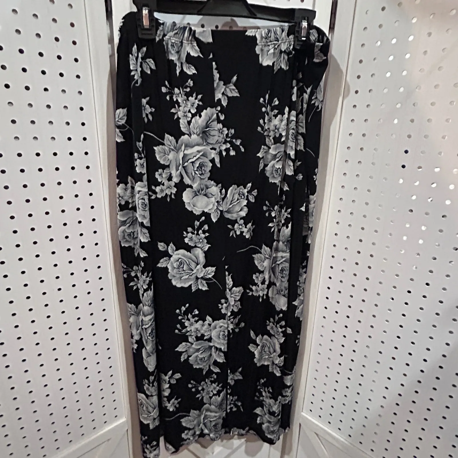 Fashion Bug Black Floral Maxi Skirt Size 8/10 Boho Flower Print Elastic Waist - Image 10