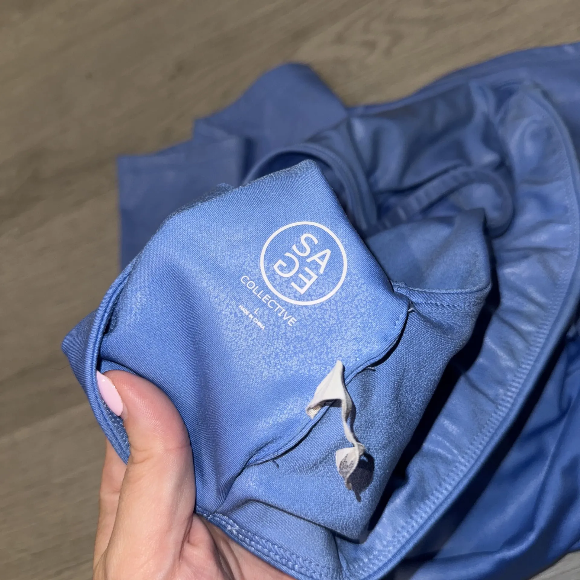 Sage Collective SportsBra/shorts Blue Twist Back Shiny Shimmer Active set‎ Size L - Image 4