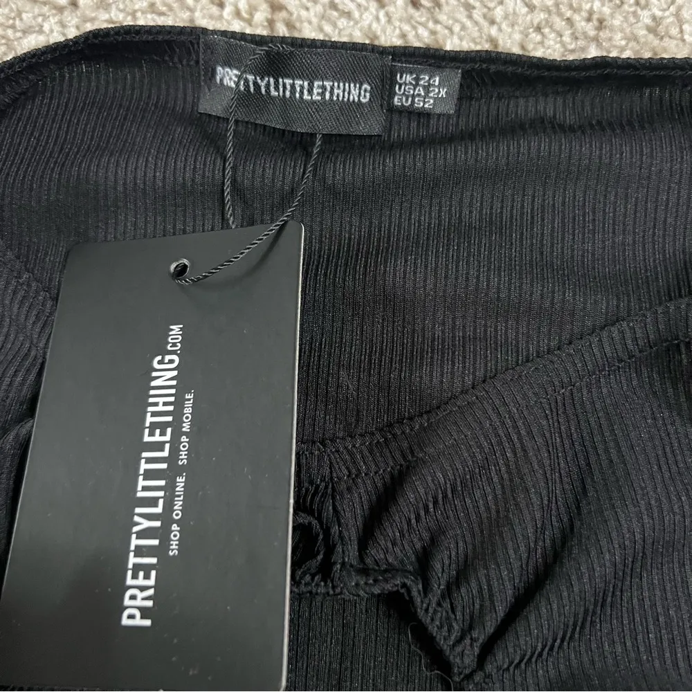 Pretty Little Thing Black Sleeveless Top - Image 4