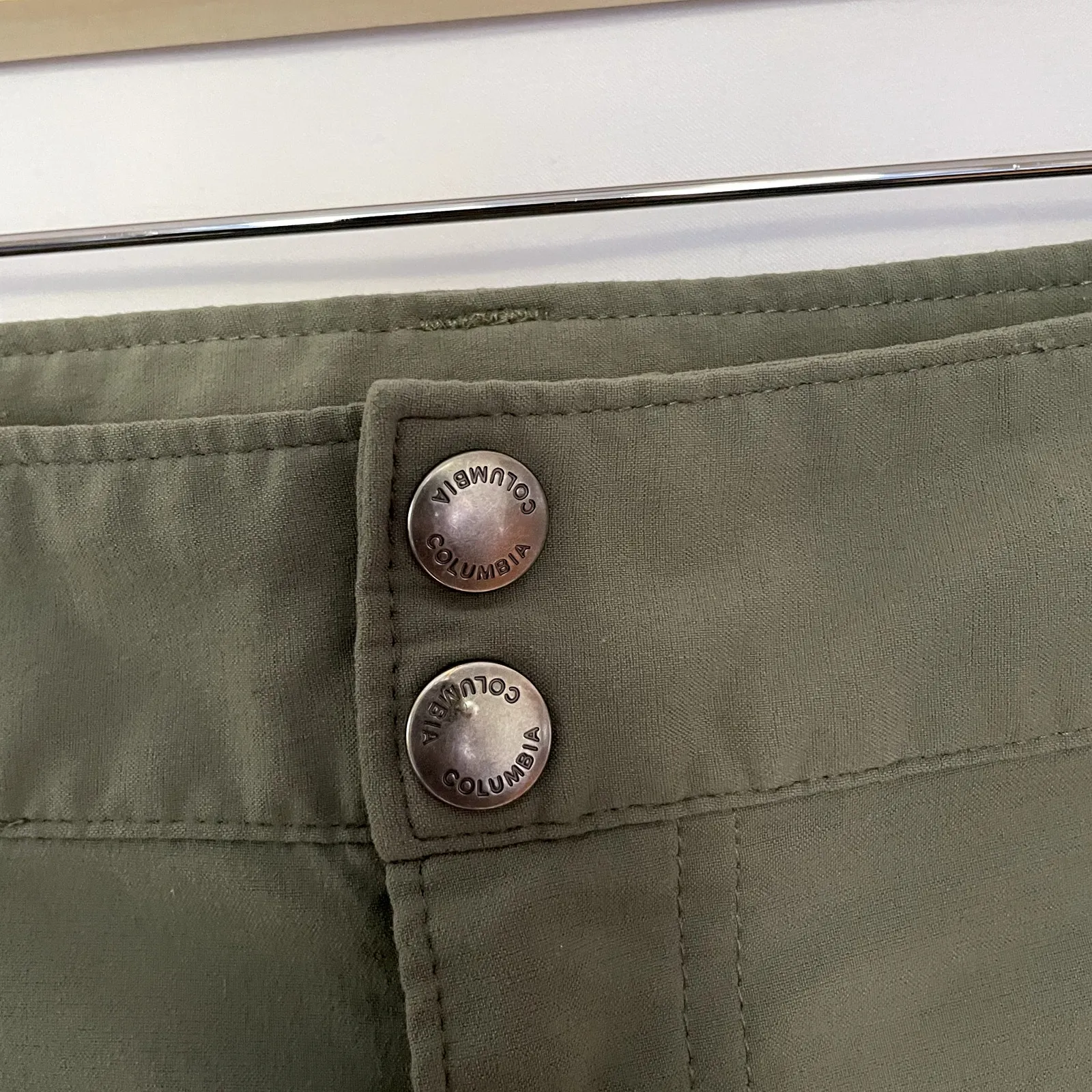 Columbia camo green cropped pants omni-shield advanced repellancy women's 20W - Image 5