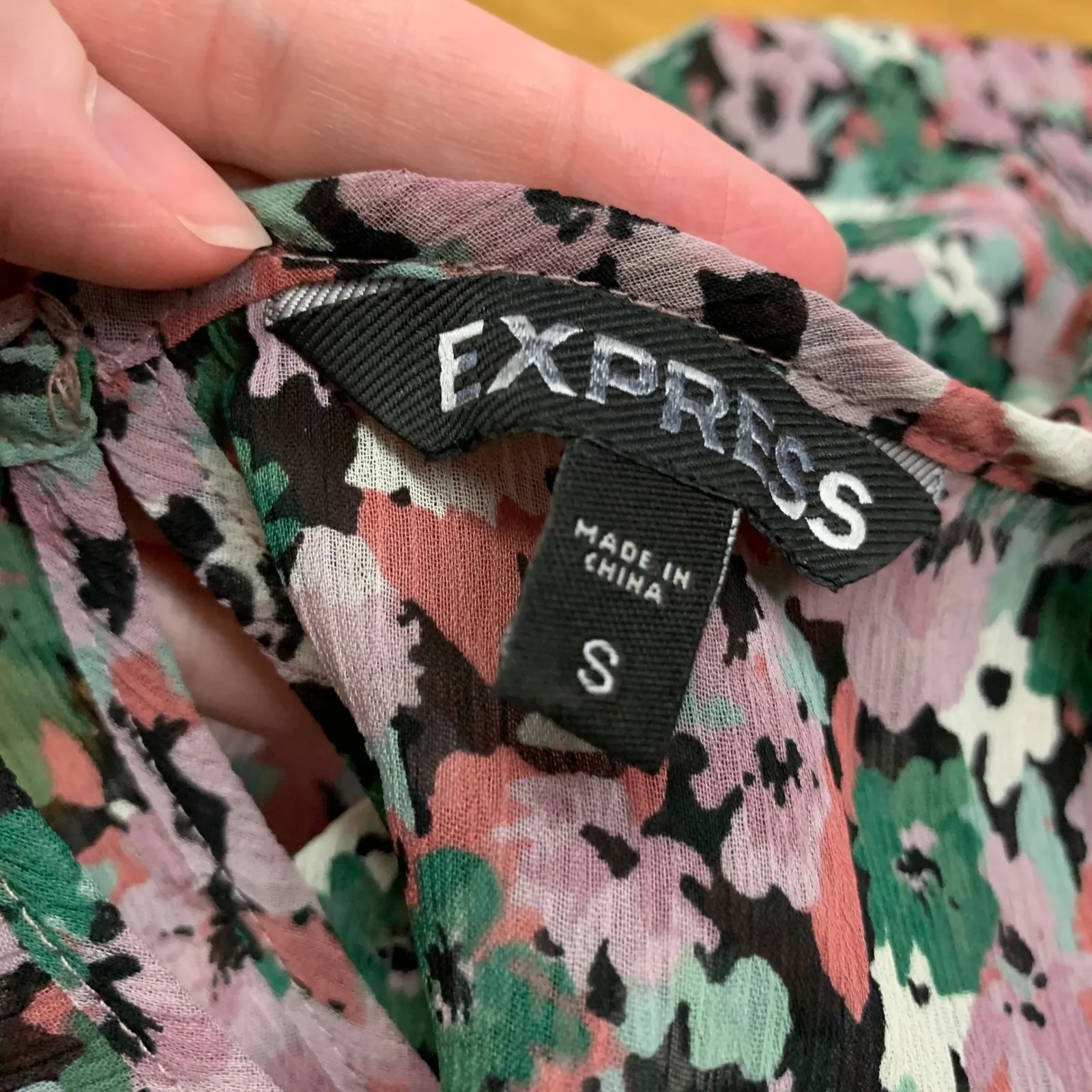 Express Floral Ruffle Tank‎ Top Womens Size Small Sleeveless Blouse Casual Cute - Image 4