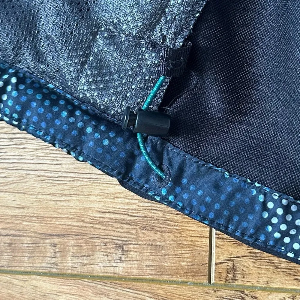 Eddie Bauer Women’s Medium Black Blue Dot Print Puffer Vest Jacket Lightweight - Image 8