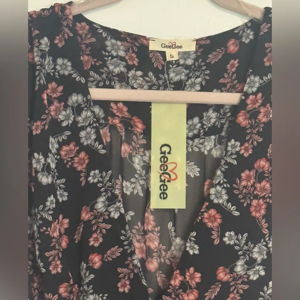 🏷️ 🌹 NWT GeeGee Floral Ruched Mini Dress – Size S - Image 3