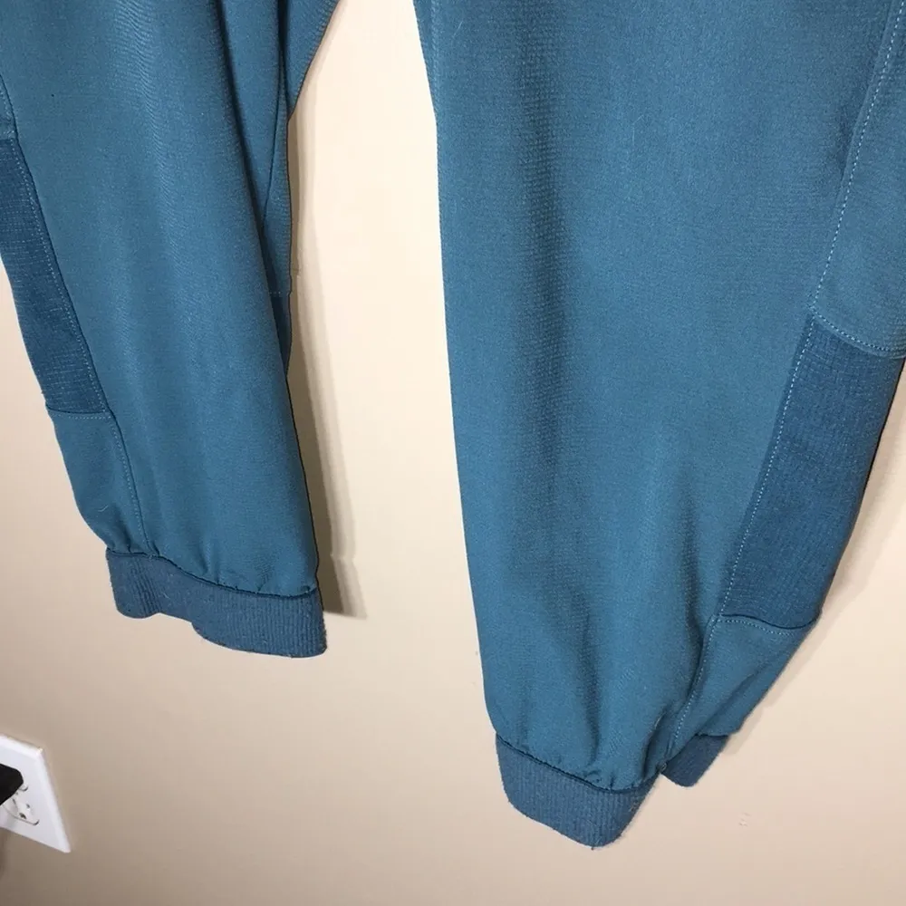 Under Armour loose cropped Capri pants size small hiking exploring blue …​ - Image 4