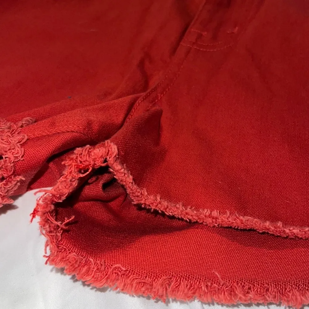 Old Navy size 12 regular shorts 3” dark salmon coral color flaw on 8th pic NWT - Image 2