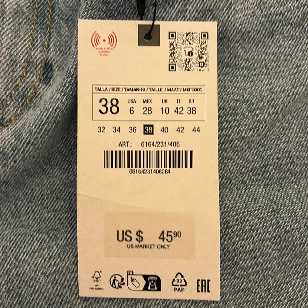 ZARA NWT Straight Fit High Rise  Jeans - Image 3