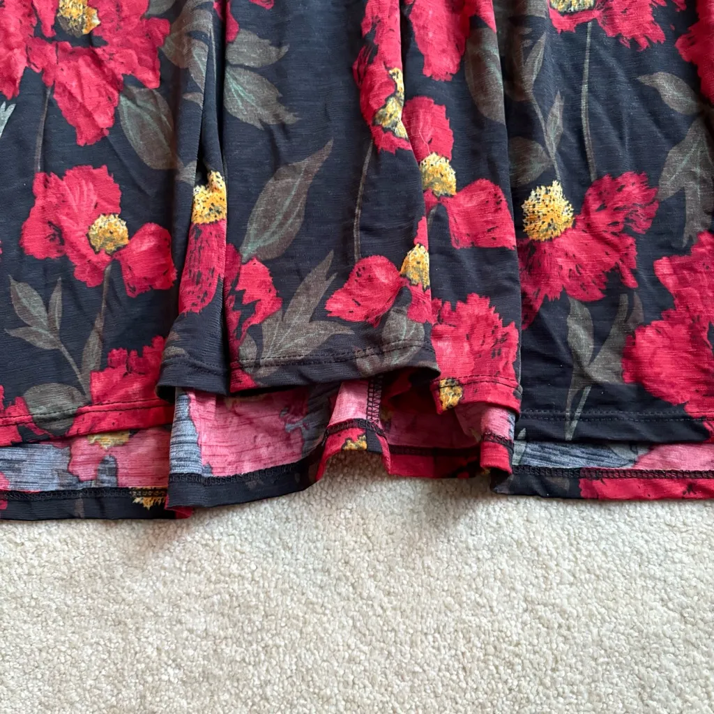 Scarlett Black and Red Floral Top - Image 4