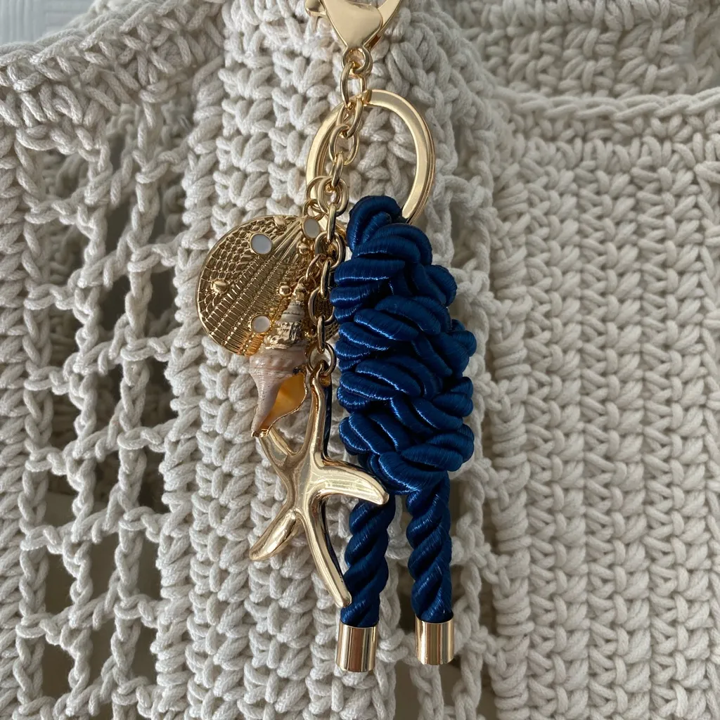 crochet tote with bag charm White - Image 2