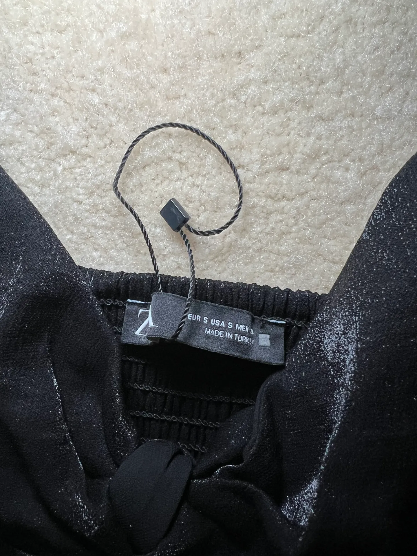 NWOT  Black Cropped Ruffle Cami Top I Size Small - Image 4