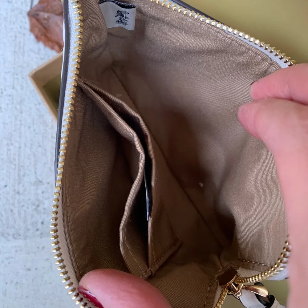 Authentic COACH EMBOSSED LOGO ZIP WALLET /2 CHARMS❤️❤️‍🔥 - Image 9