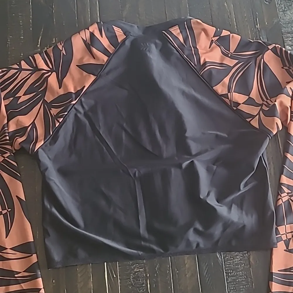 All In Motion Swim Top Women's Size Large - Image 2