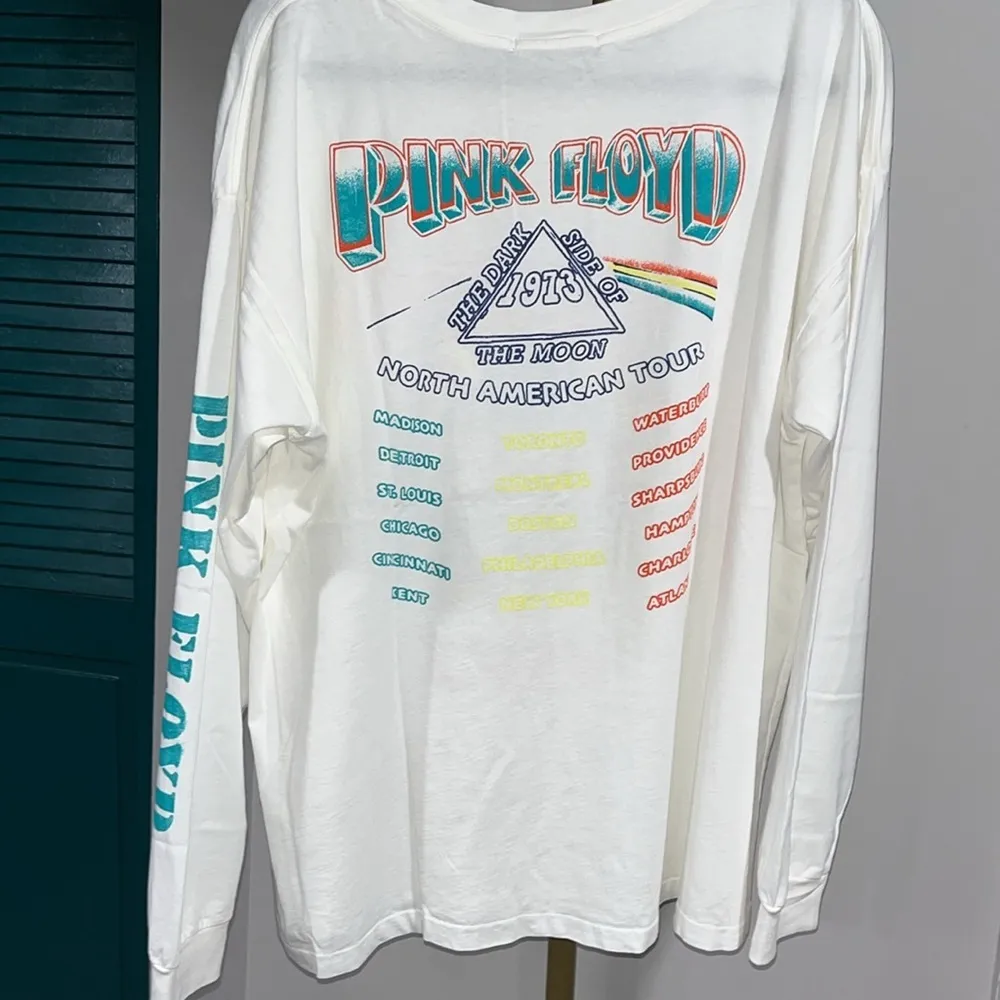 Daydreamer NWT Pink Floyd 1973 Graphic long sleeve Tee - Image 10