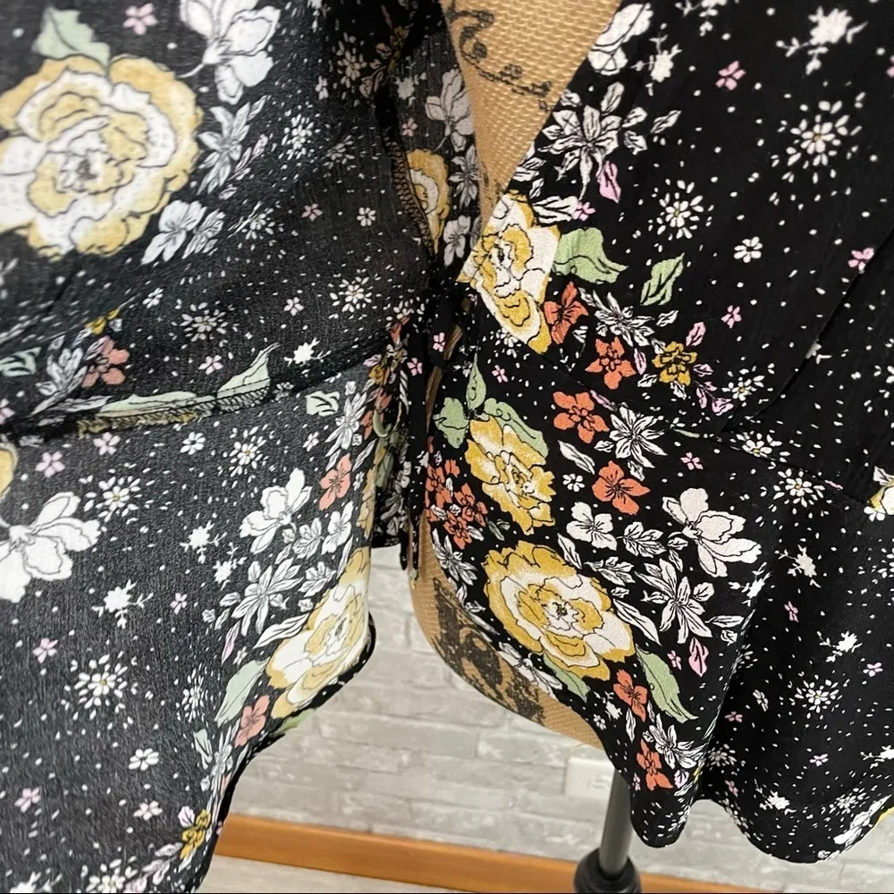 One Clothing Floral Wrap Top - Image 4