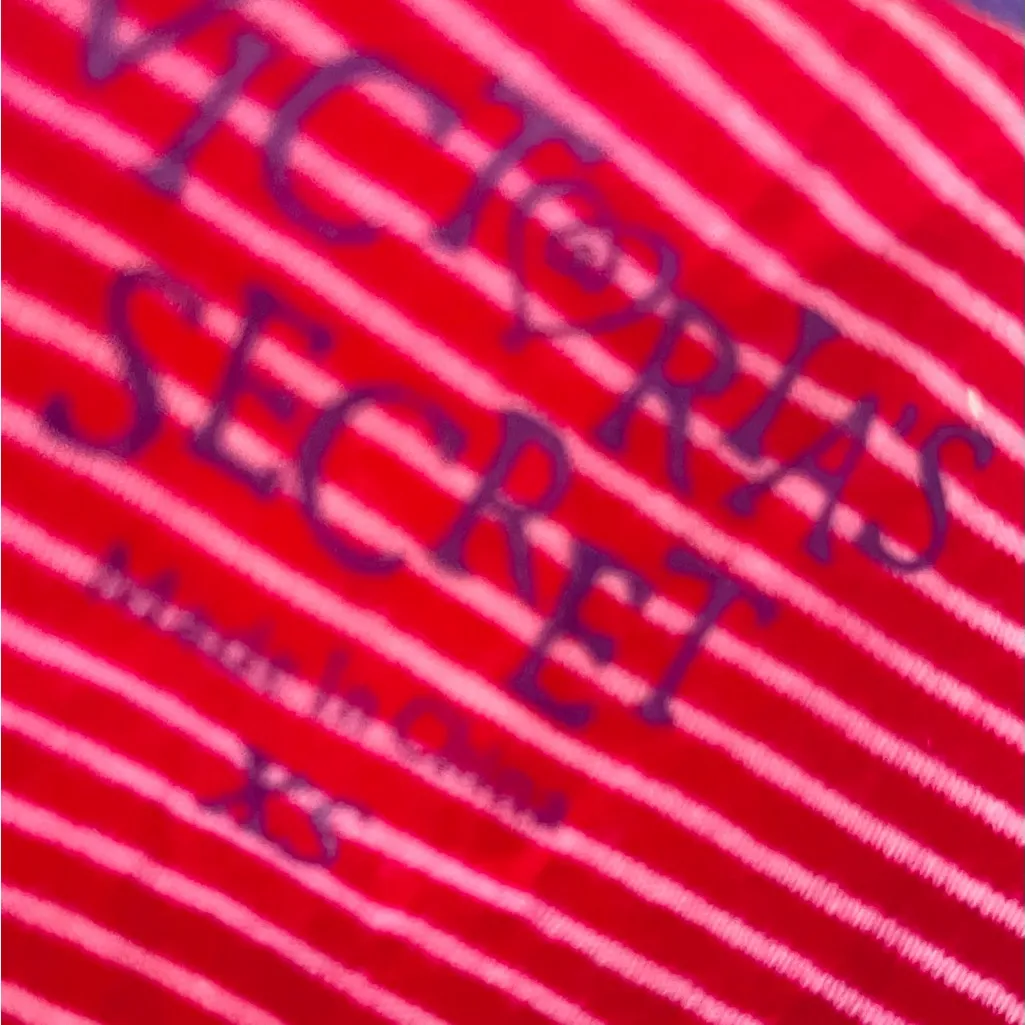 Vintage Victoria's Secret Red Long Sleeve Night Shirt Women’ - Image 7