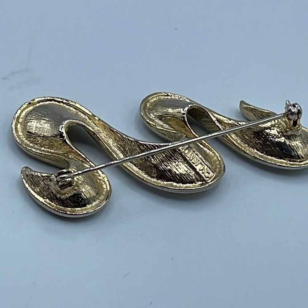 Vintage Monet ribbon wave brooch. - Image 5