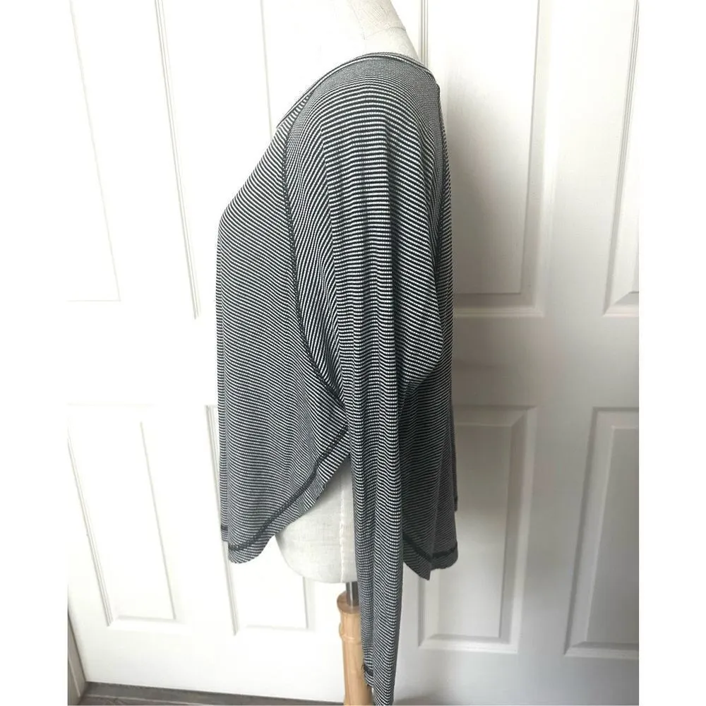 Hem & Thread  black and white long sleeved top - Image 3