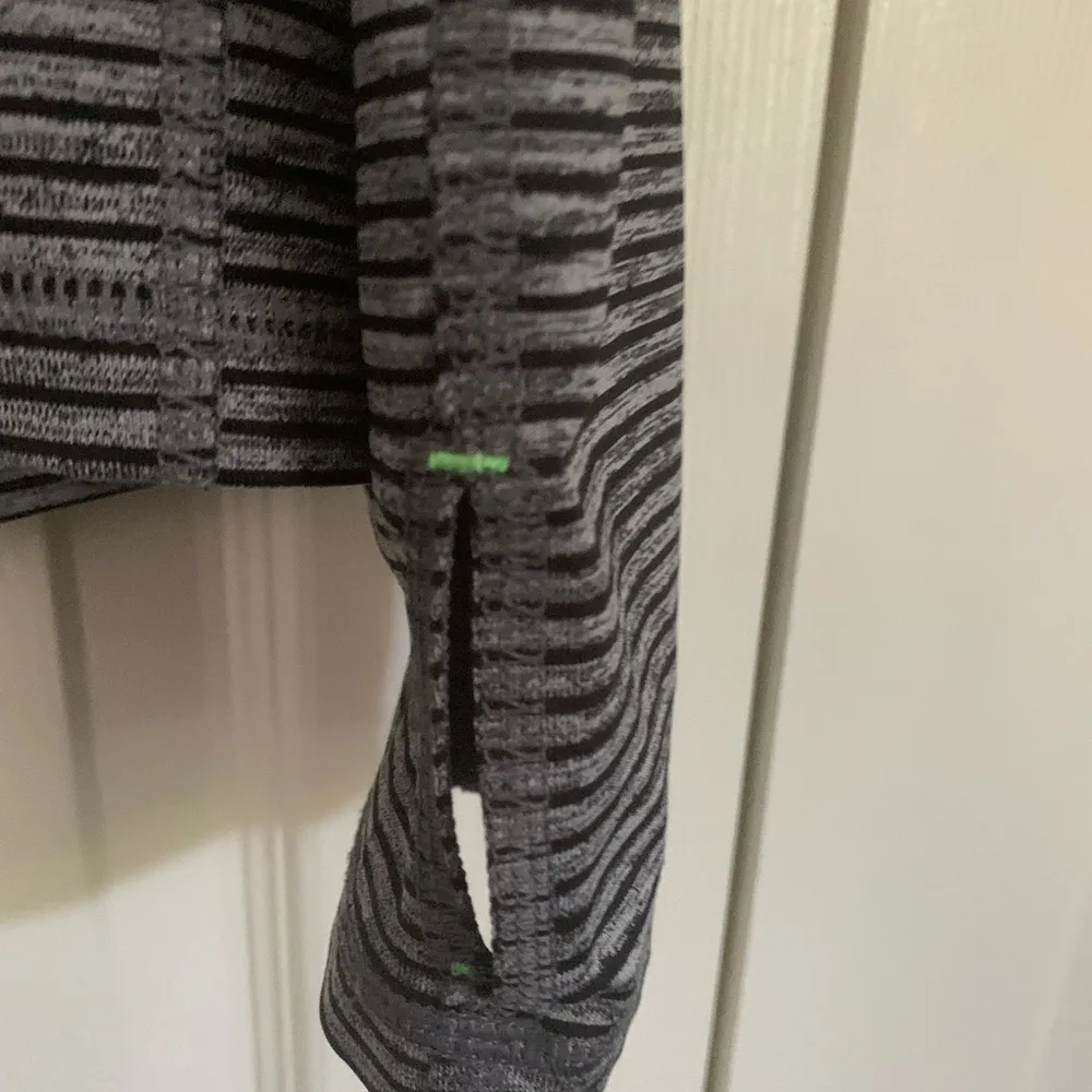 Lukka front zip long sleeve hoodie. Size L Size L - Image 4