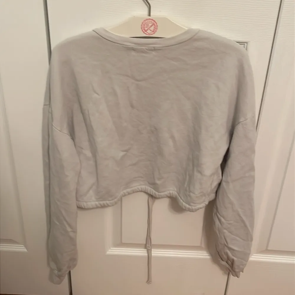 Lovers and Friends Liam Sweatshirt in Powder White - Image 3