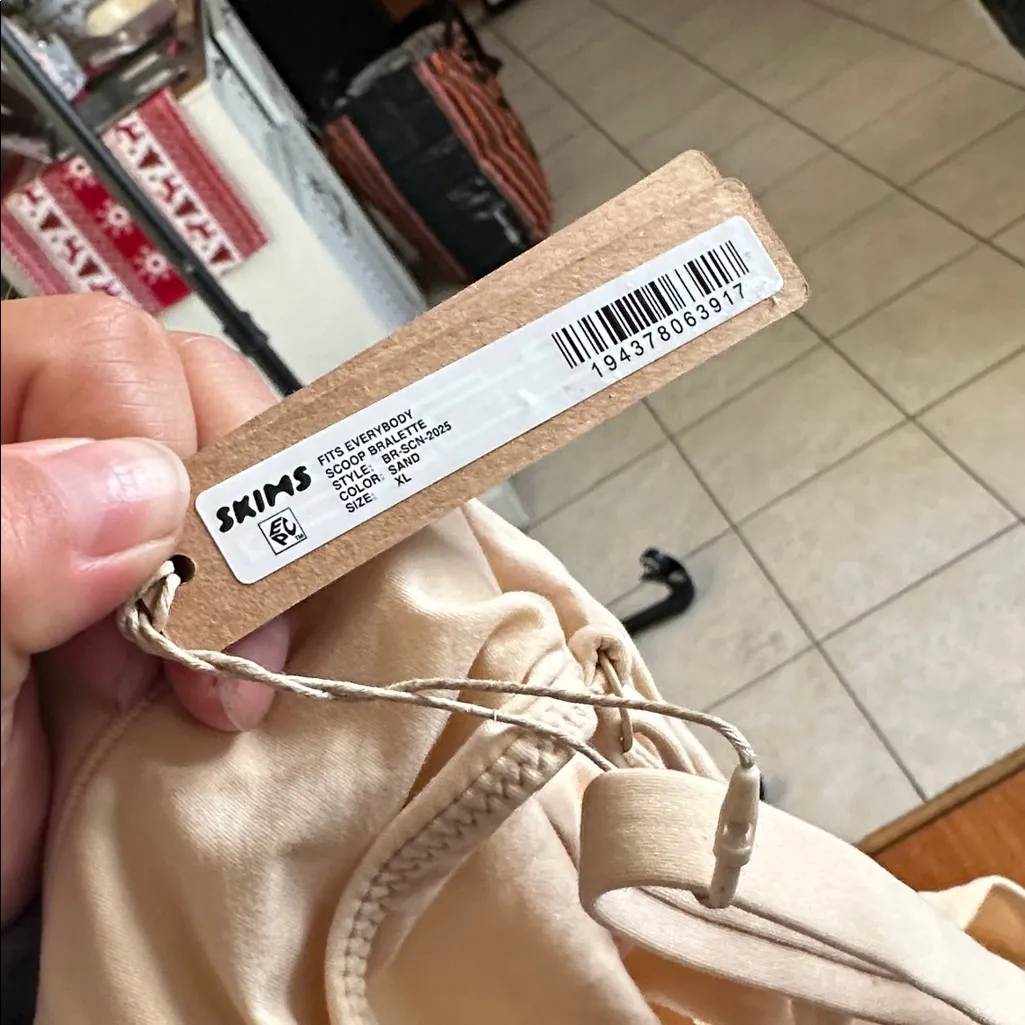 Skims Fits Everybody Scoop Bralette Color: Sand NWT size XL - Image 5