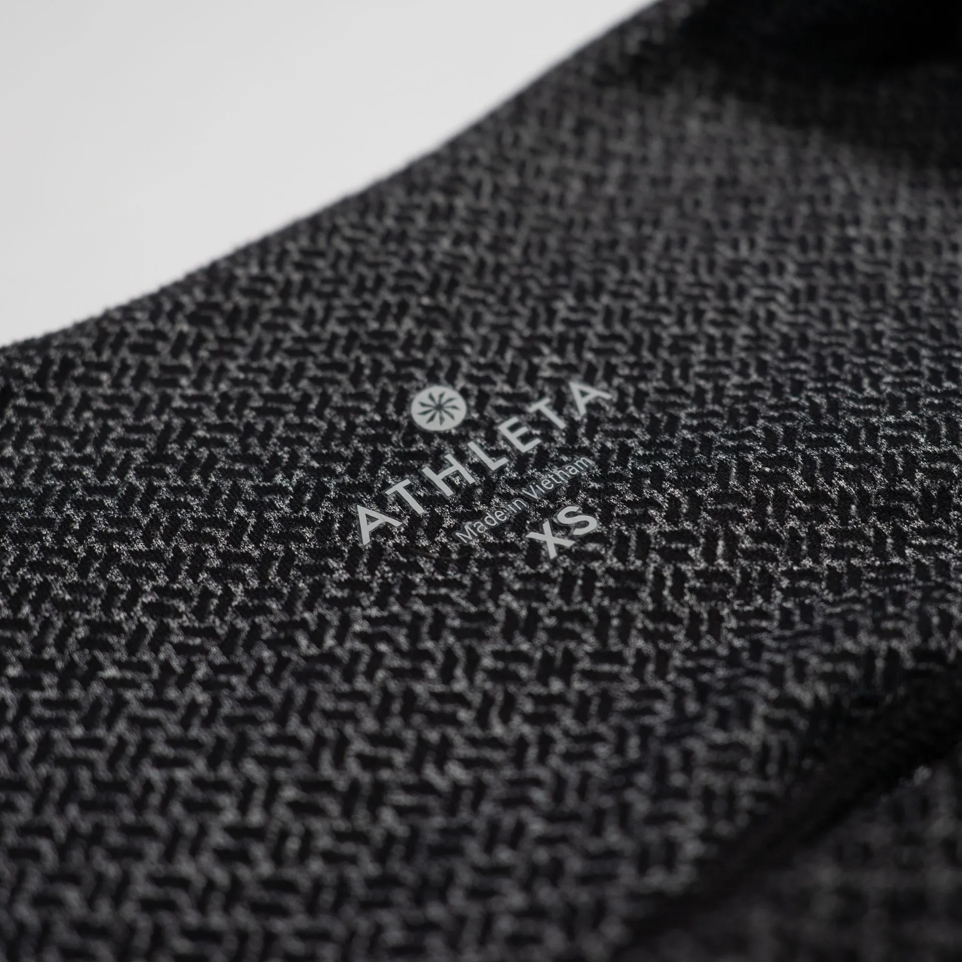 Athleta NEW  Criss Cross Power Up 7/8 Ankle Crop Athletic Work Out Tights Legging - Image 3