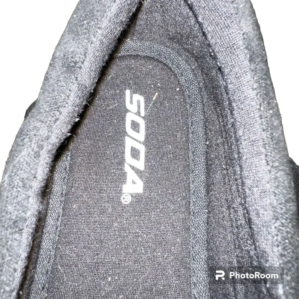 Womens Sneakers Tennis Shoes Slip Ons Black and White Size 8.5 - Image 10