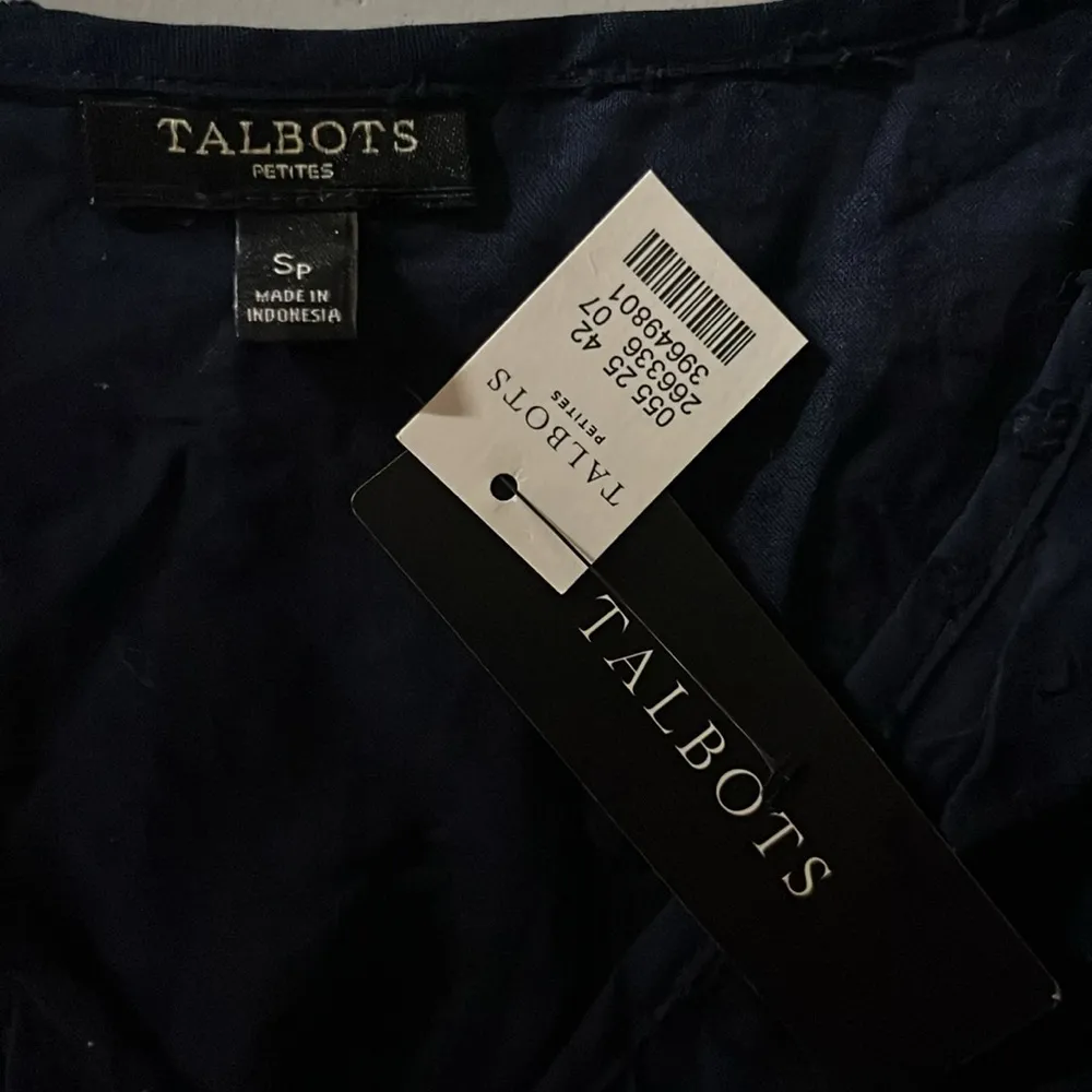 Talbots Petites NWT Size Sp Navy Blue Swiss Dot Henley Peasant Shirt Top - Image 3