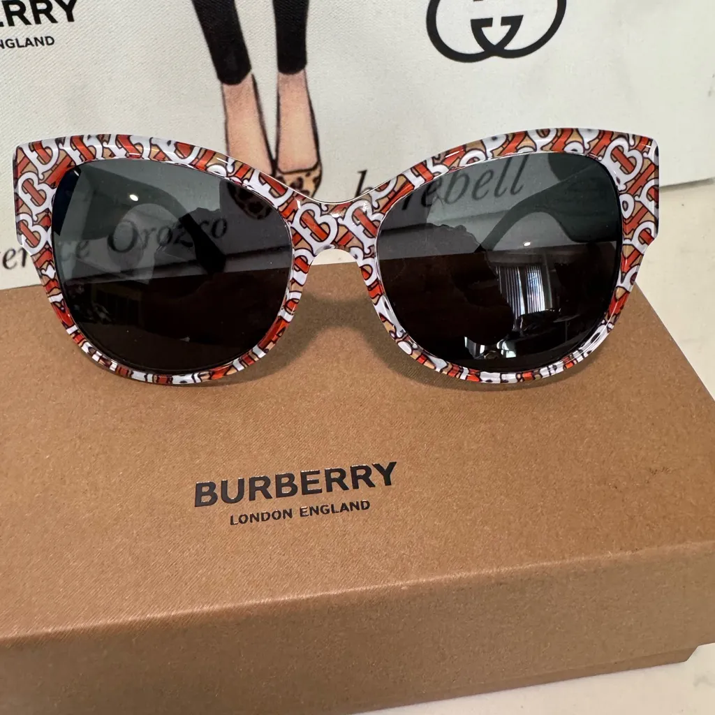 Burberry luxxotica Orange and White Patterned Sunglasses - Image 4