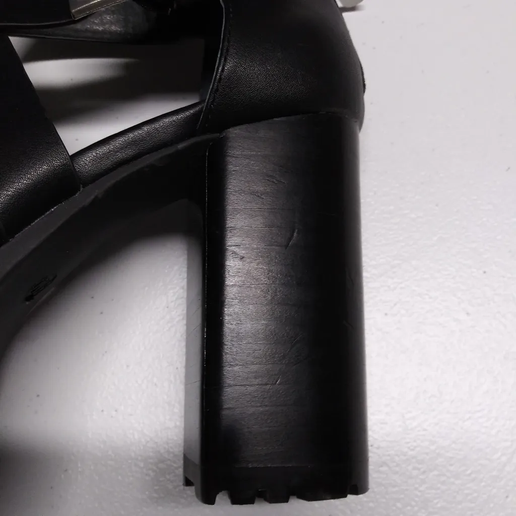 Charles by Charles David Vanden Studded Heeled Sandals Moto Size 8 - Image 9