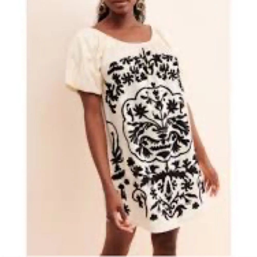 XS // Free People Ivory Cotton Fiona Black Floral Embroidered Mini Dress - Image 4