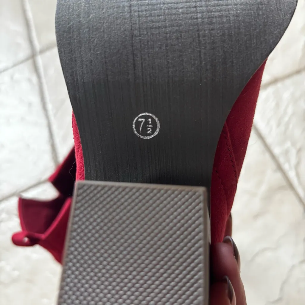 Journee Collection isla red ankle booties Sz 7.5 - Image 8