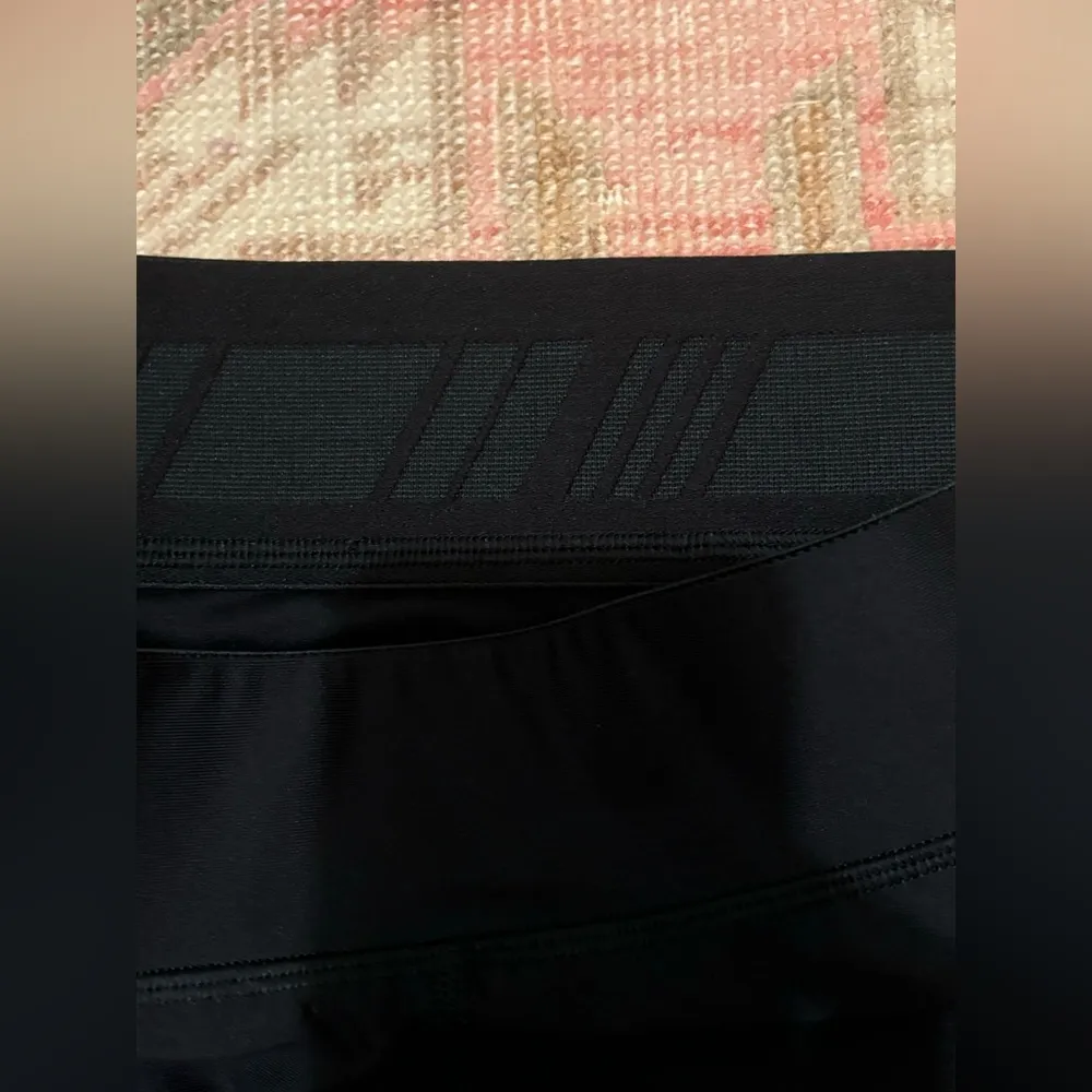 DSG black compression shorts - Image 3