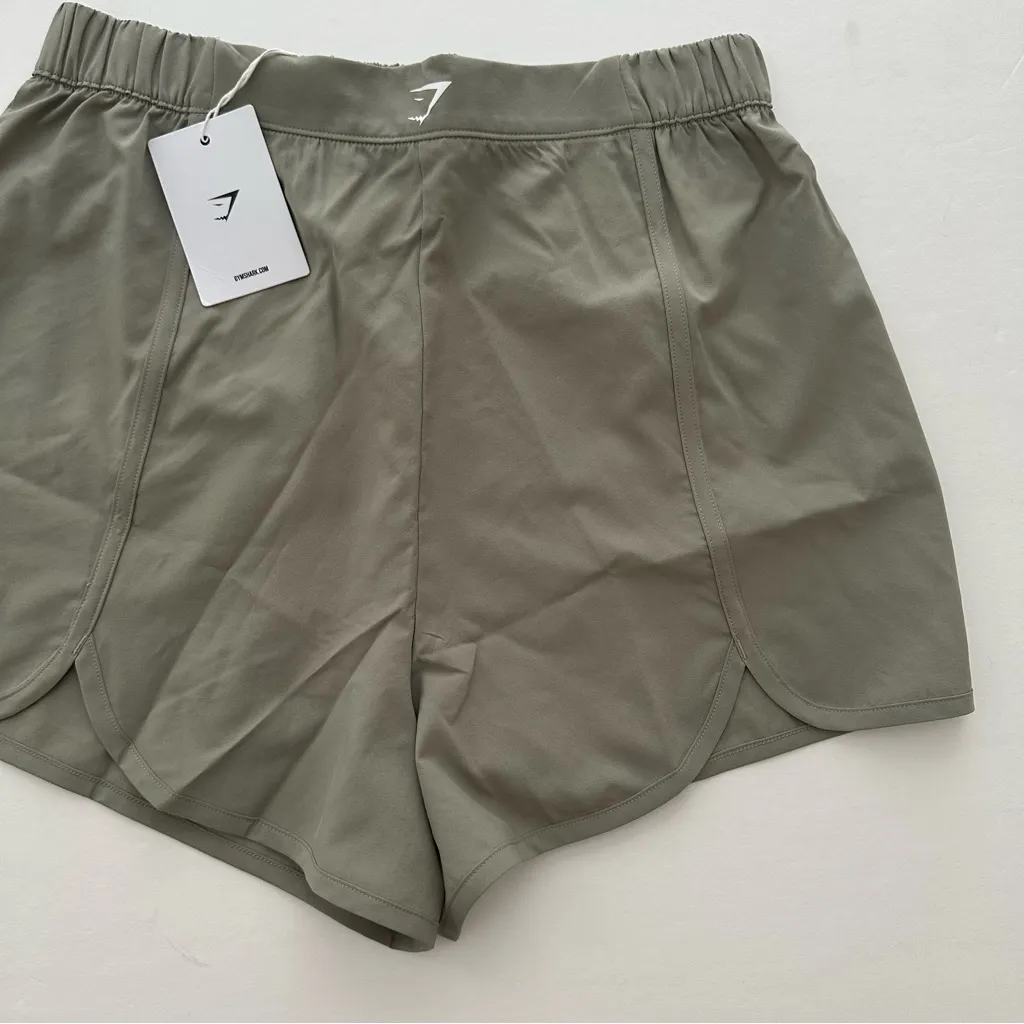 Gymshark XL/L Scallop Hem Shaped Shorts & Balcony Peek A Boo Sports Bra Set - Image 4