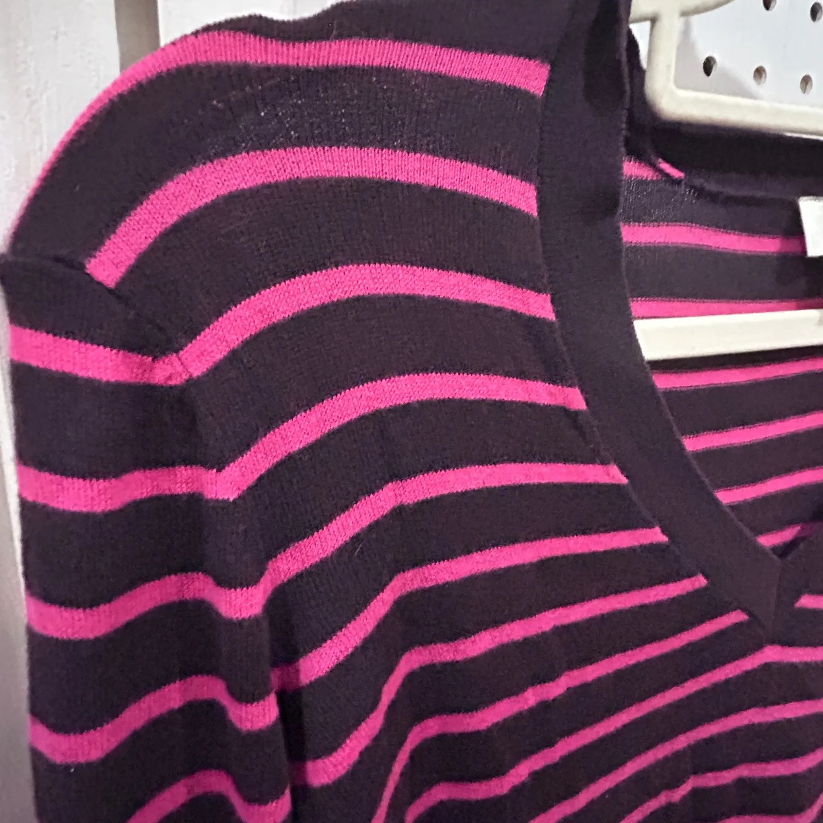 LOFT Women's Striped V Neck Long Sleeve Sweater Pink Black Size Medium - Image 3