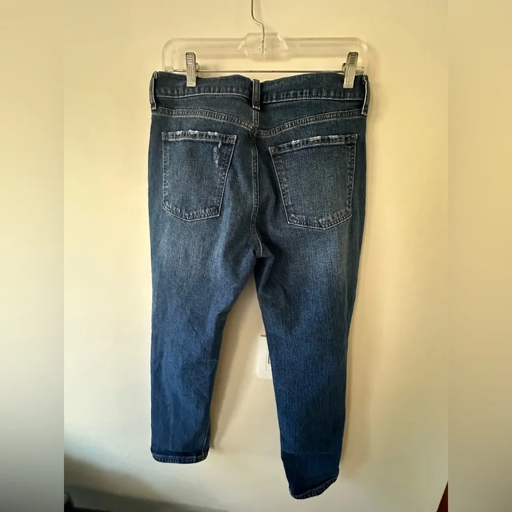 Old Navy Medium Wash Mid Rise Boyfriend Distressed Straight Leg Jeans Size 6 - Image 4