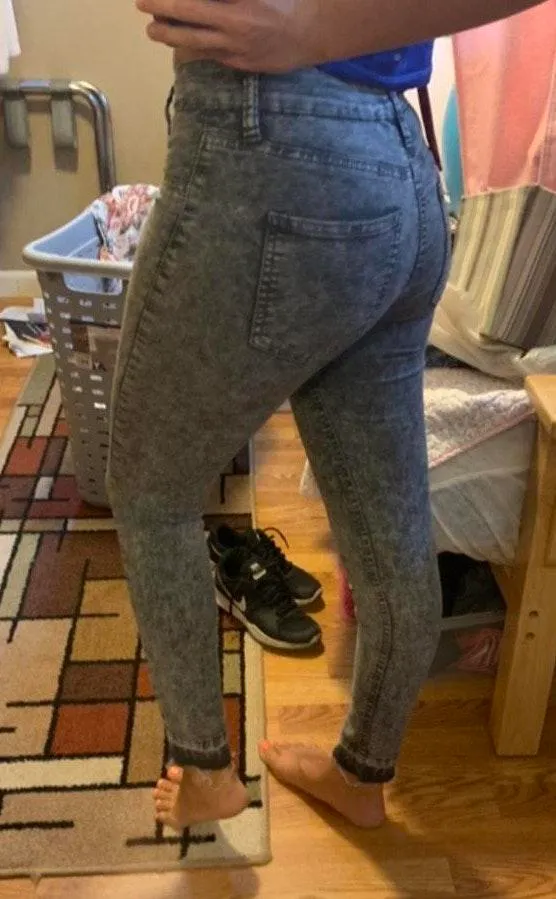 Grey Acid Wash Mid-Rise Jeggings - Image 2