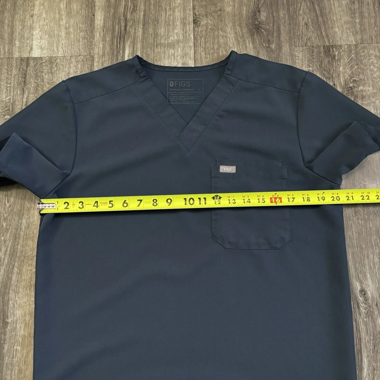 FIGS  Technical Collection Scrub Top Women's Size Medium PO 1738 Dark Harbor - Image 4