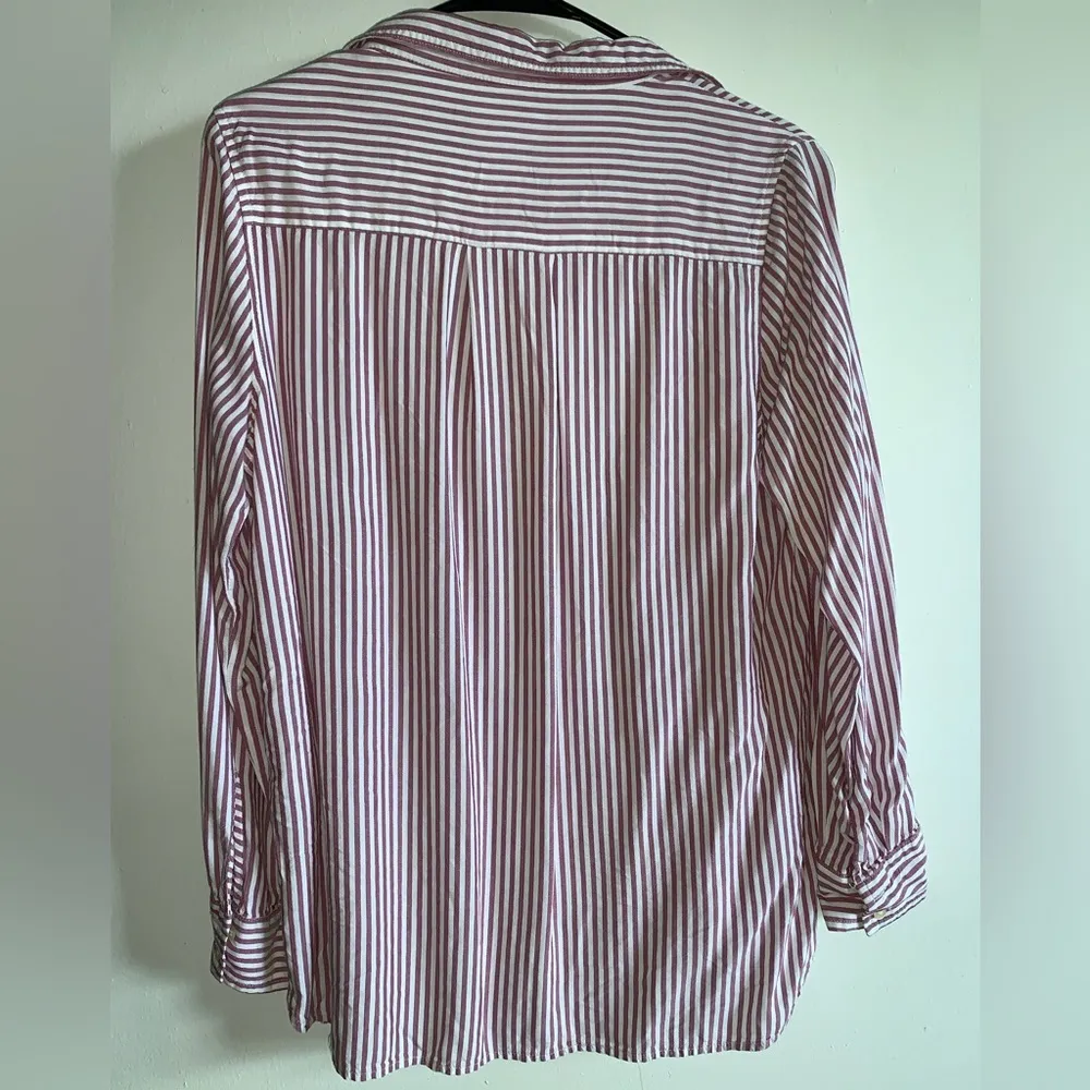 Gap Striped Button Down M - Image 3
