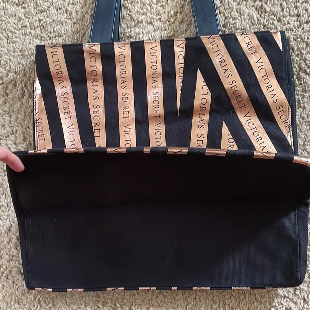 Victoria Secret Striped Light Pink & Black Overnight Tote Bag EUC - Image 5