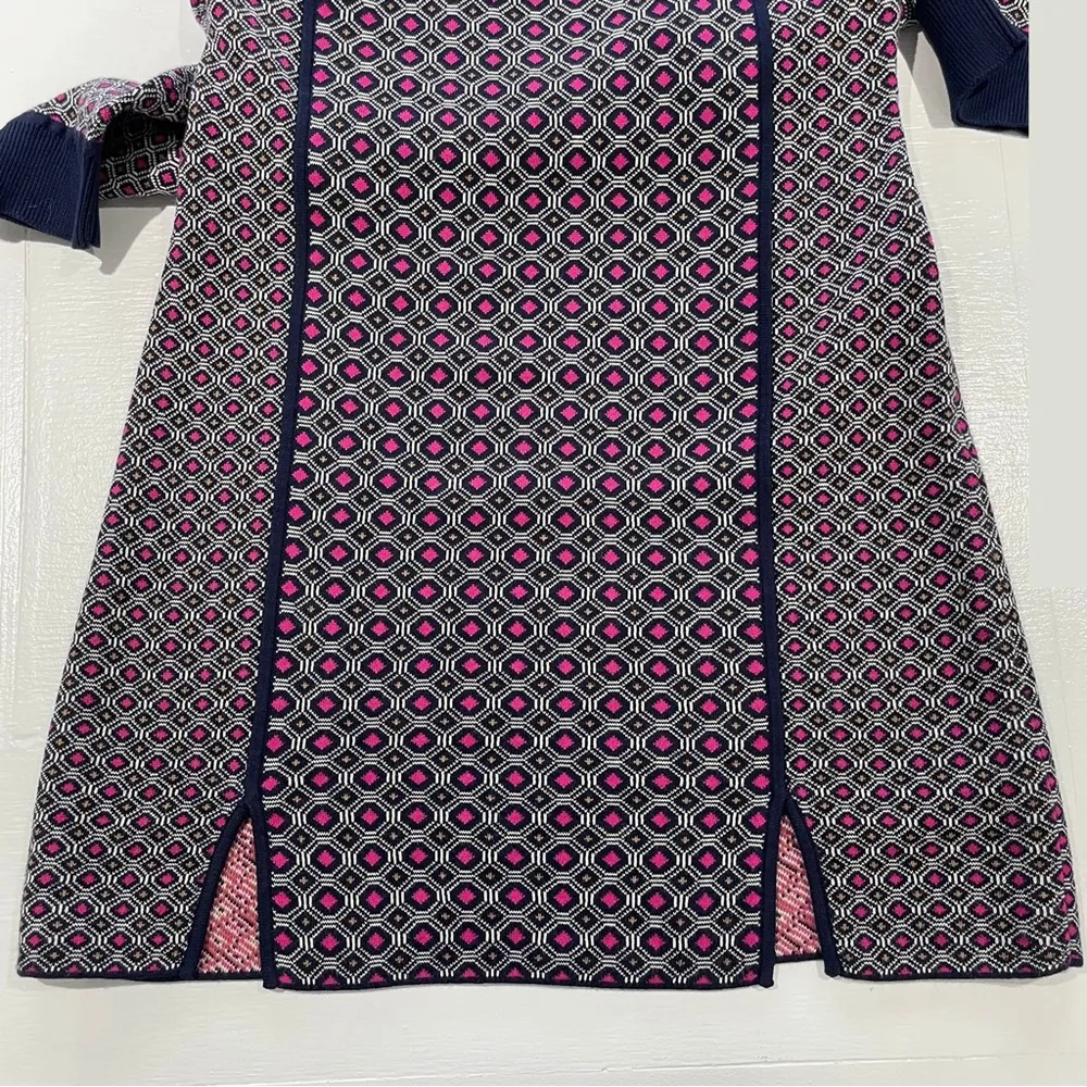 Geo Knit Dress Front Slits Short Sleeve Mini Navy Pink Size Medium - Image 13