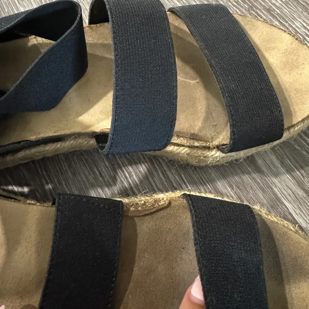 Cushionare Cushionaire Platform Sandals - Image 8