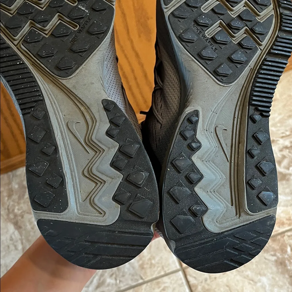 Nike H20 Repel Zoom Winflo 3 Ombre Black and Gray Athletic Sneakers - Size 9.5 - Image 12